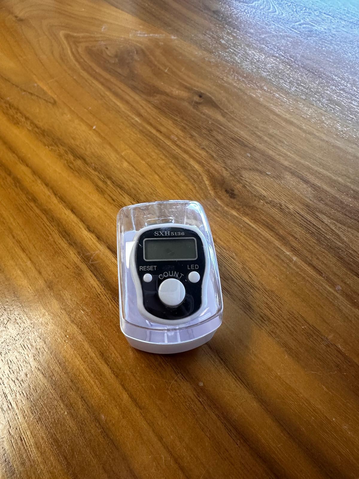 White LED light dhikr clicker in case